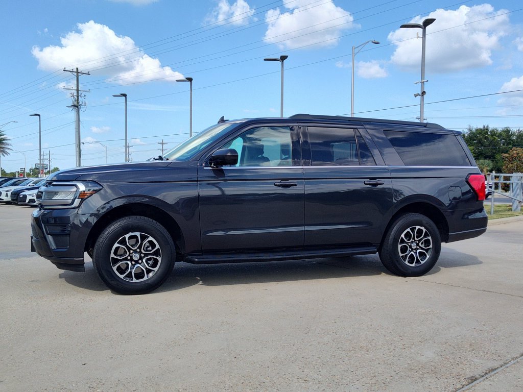 Used 2022 Ford Expedition Max XLT RWD image 3