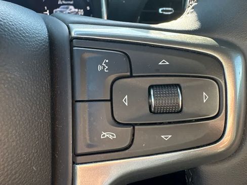 Used 2023 Chevrolet Silverado 1500 LT AWD/4WD image 19