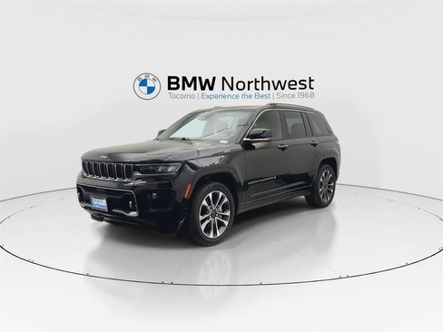 Used 2022 Jeep Grand Cherokee Overland AWD/4WD image 9