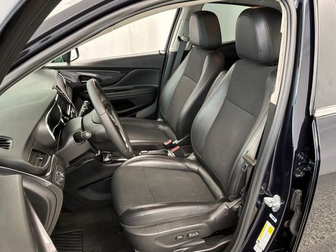 Used 2022 Buick Encore Preferred w/ Safety Package AWD/4WD image 18