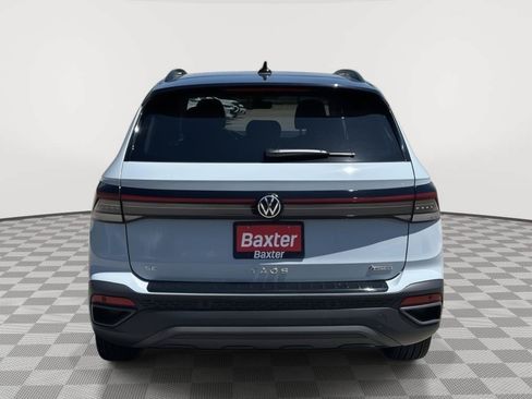 Certified 2025 Volkswagen Taos SE AWD/4WD image 9