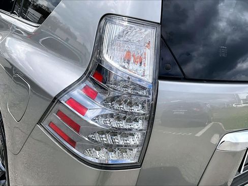 Used 2022 Lexus GX 460 Premium w/ Premium Plus Package AWD/4WD image 29