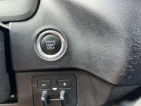 Used 2023 Toyota Tundra SR5 w/ SR5 Convenience Package AWD/4WD image 38