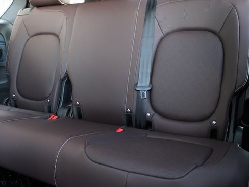 New 2025 Volkswagen ID. Buzz Pro S image 18