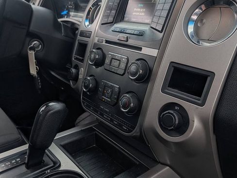 Used 2017 Ford Expedition XLT AWD/4WD image 30