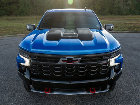 Used 2025 Chevrolet Silverado 1500 ZR2 AWD/4WD image 12