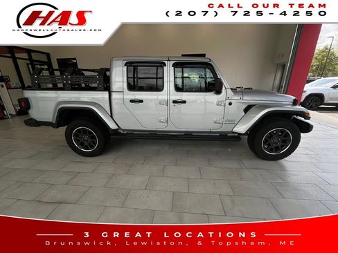 Used 2023 Jeep Gladiator Overland AWD/4WD image 7