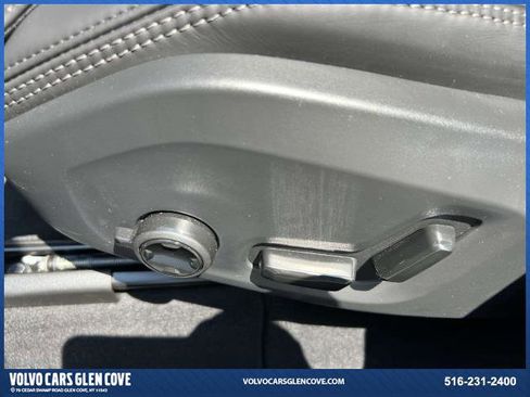 Certified 2025 Volvo XC60 B5 Ultra w/ Protection Package Premier image 17