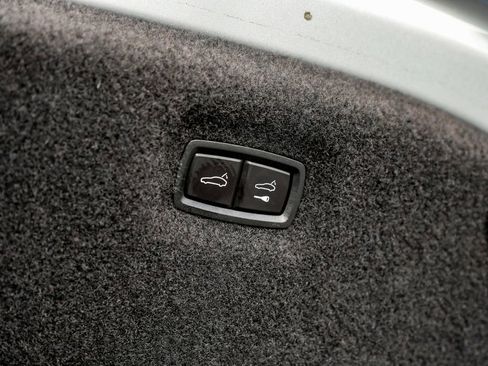 Used 2022 Porsche Taycan image 56