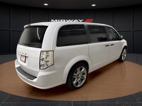 Used 2019 Dodge Grand Caravan SE w/ UConnect Hands-Free Group FWD image 4