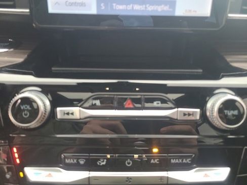 Used 2022 Ford Explorer Limited w/ Equipment Group 301A image 28