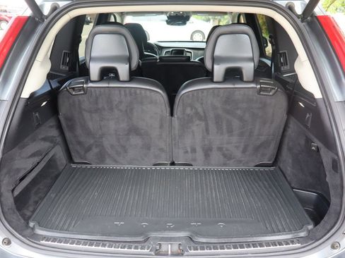 Used 2017 Volvo XC90 T6 Momentum w/ Vision Package AWD/4WD image 14