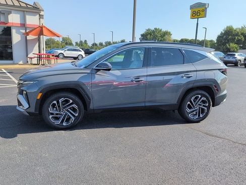 Used 2025 Hyundai Tucson Limited AWD/4WD image 4