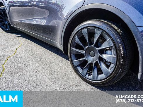 Used 2024 Tesla Model Y Long Range AWD/4WD image 16
