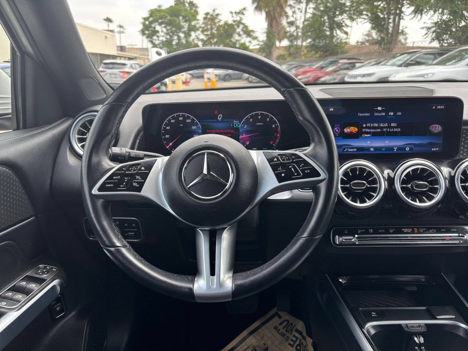 Used 2025 Mercedes-Benz GLB 250 4MATIC image 35