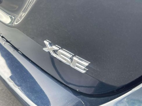 Used 2020 Toyota Camry XSE FWD image 8