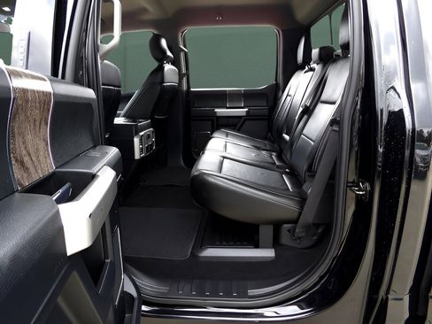 Used 2017 Ford F250 Lariat w/ Lariat Value Package image 31