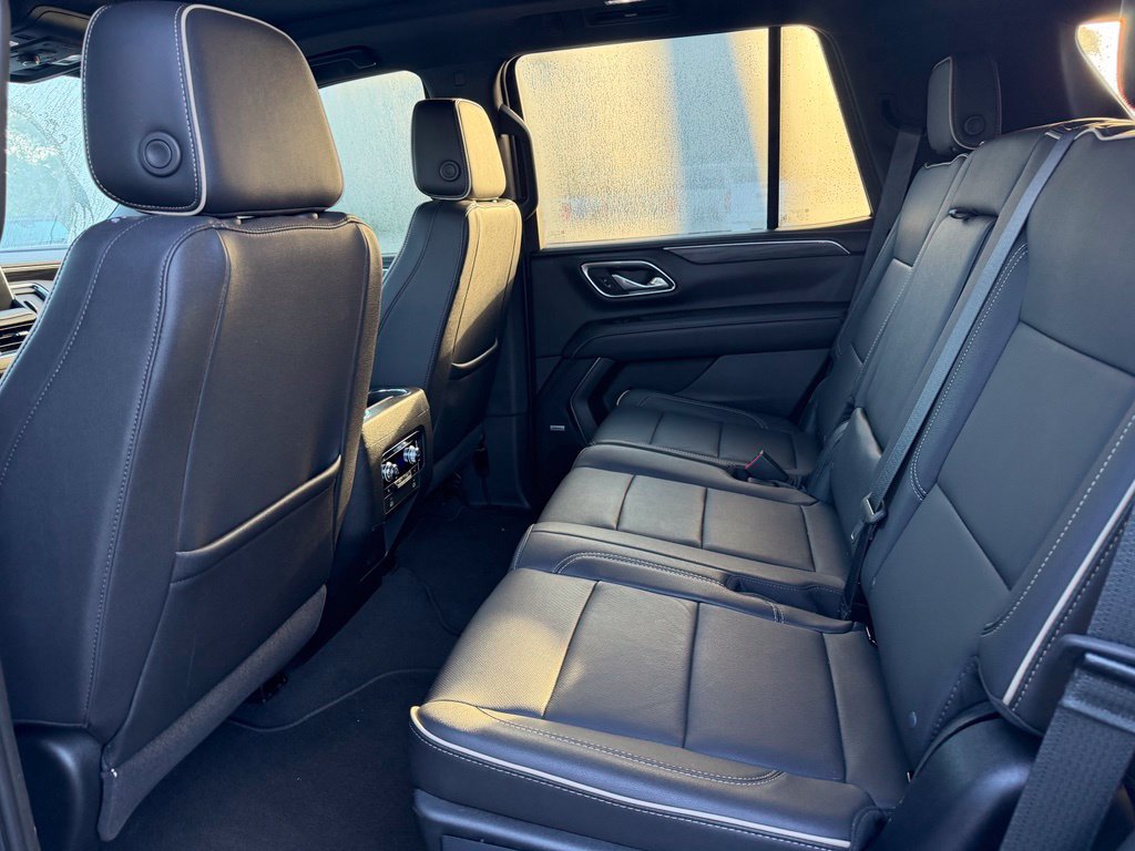 Used 2023 GMC Yukon SLT w/ SLT Premium Package RWD image 8