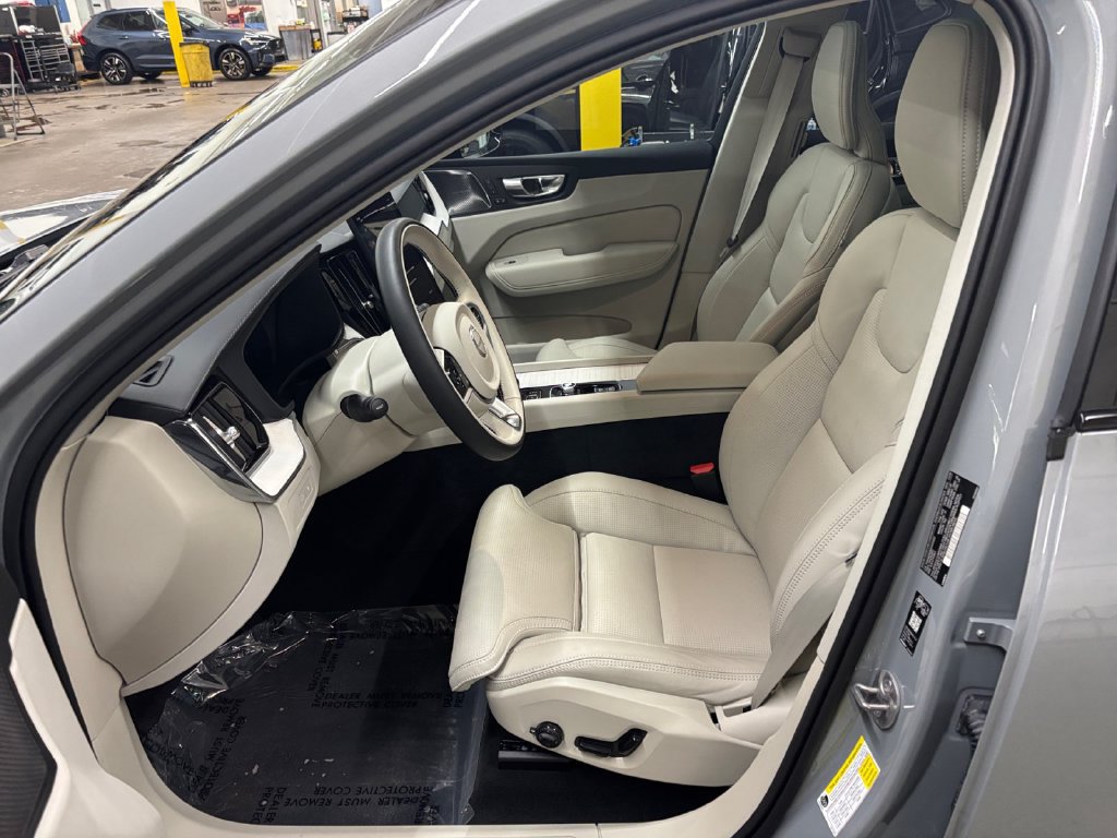 Certified 2026 Volvo XC60 T8 Ultra w/ Protection Package Premier AWD/4WD image 10