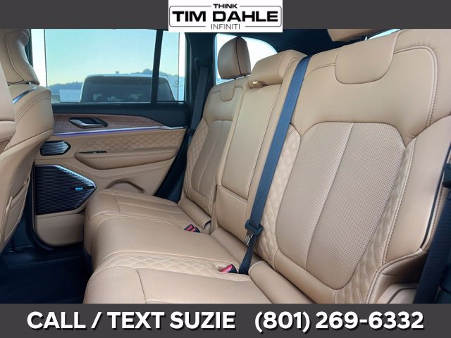 Used 2026 Jeep Grand Cherokee Summit w/ Obsidian Package AWD/4WD image 18