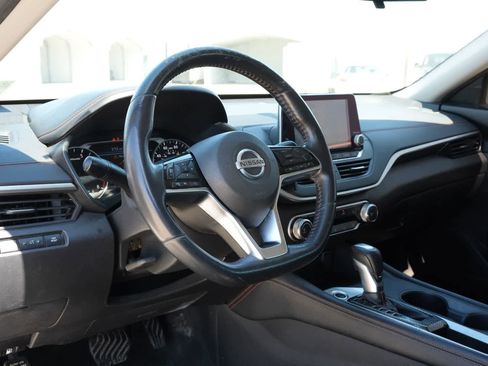 Used 2019 Nissan Altima 2.5 SR w/ SR Premium Package image 16