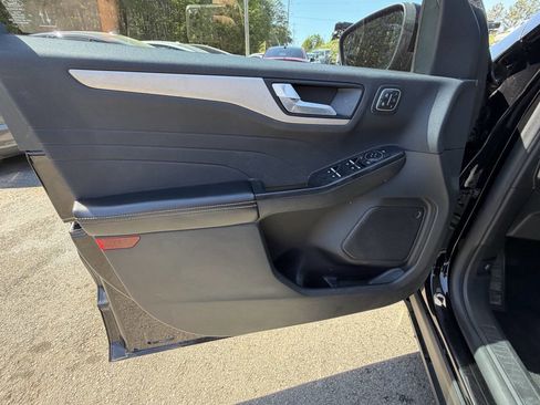 Used 2022 Ford Escape SEL w/ Technology Package image 12