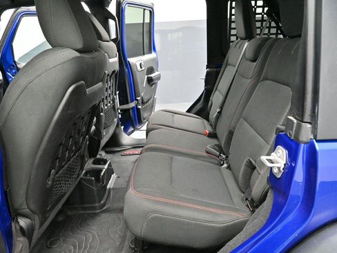 Used 2018 Jeep Wrangler Unlimited Rubicon AWD/4WD image 26