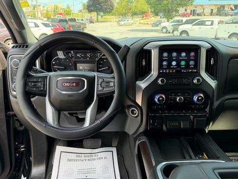 Used 2022 GMC Sierra 3500 SLT w/ SLT Preferred Package AWD/4WD image 15