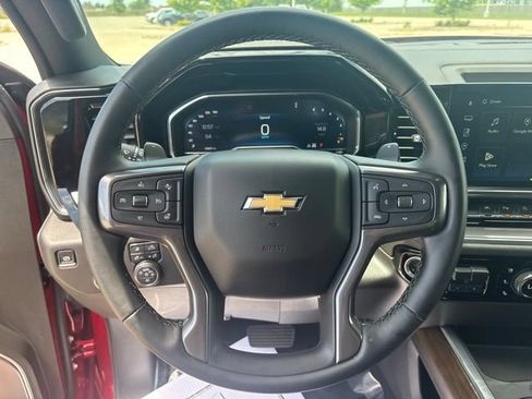 Used 2025 Chevrolet Silverado 1500 High Country AWD/4WD image 4