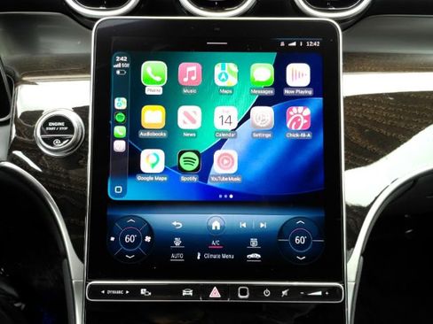 Used 2023 Mercedes-Benz GLC 300 4MATIC image 11