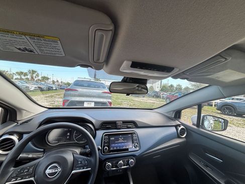 Used 2025 Nissan Versa SV image 34