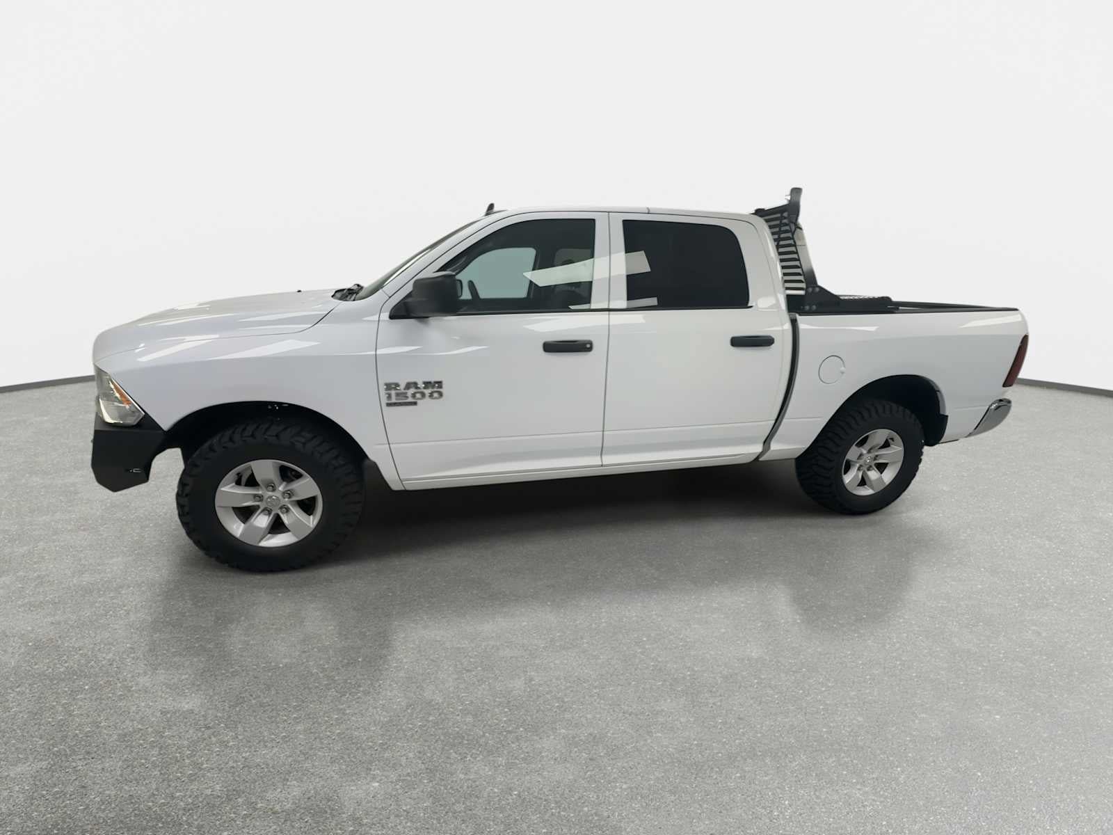 Used 2022 RAM 1500 Classic SLT w/ Electronics Group AWD/4WD image 5