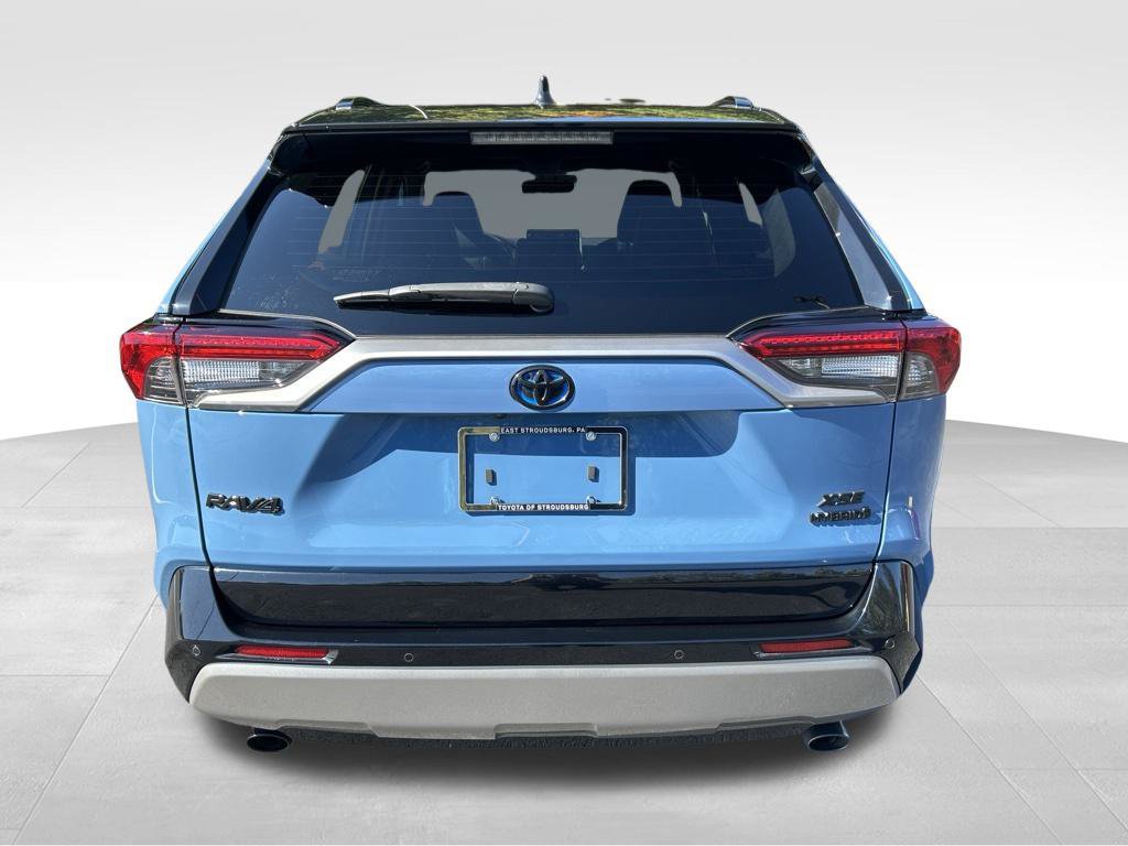 Used 2022 Toyota RAV4 XSE AWD/4WD image 4