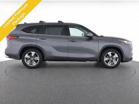 Used 2017 Toyota Highlander Limited Platinum AWD/4WD image 8