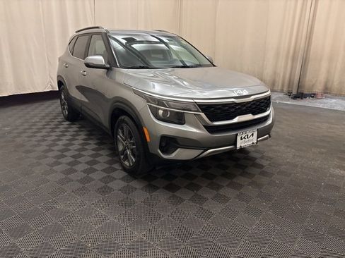 Certified 2023 Kia Seltos S image 3