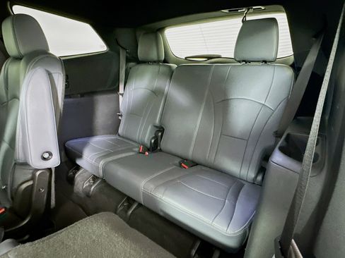 Used 2024 Buick Enclave Premium image 29