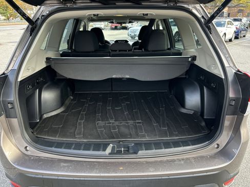 Used 2022 Subaru Forester Premium image 17