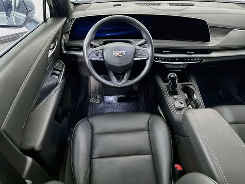 Used 2025 Cadillac XT4 Premium Luxury FWD image 10