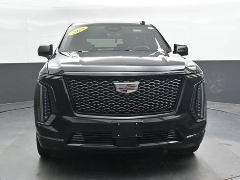 Used 2025 Cadillac Escalade Sport w/ Touring Package AWD/4WD image 7