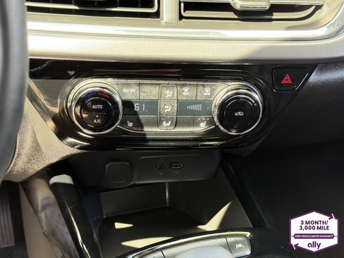 Used 2025 Chevrolet Trax ACTIV w/ Driver Confidence Package FWD image 23