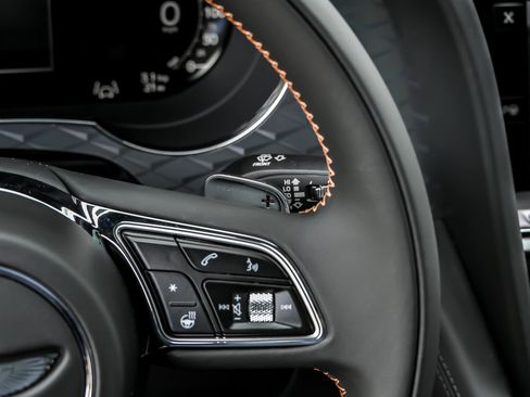 New 2026 Bentley Bentayga AWD/4WD image 40