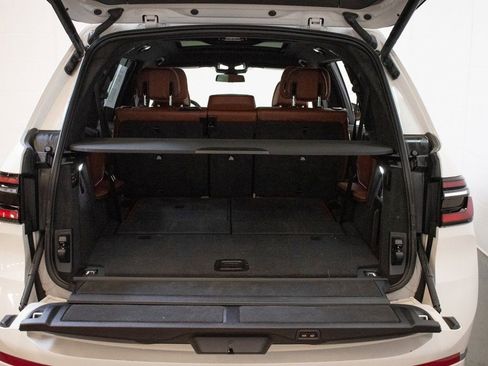 Certified 2023 BMW X7 xDrive40i w/ Executive Package image 27