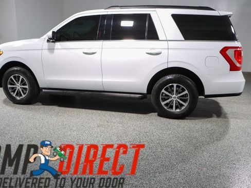 Used 2019 Ford Expedition XLT w/ Equipment Group 201A AWD/4WD image 10