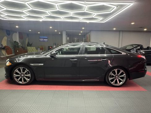 Used 2015 Jaguar XJ RWD image 4