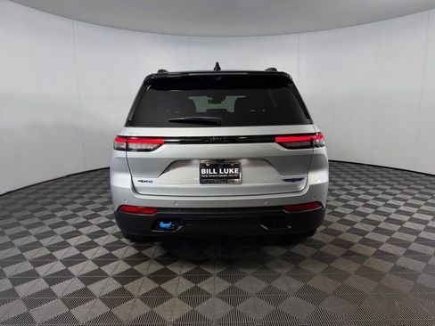 Used 2024 Jeep Grand Cherokee Trailhawk w/ Advanced Protech Group II AWD/4WD image 8