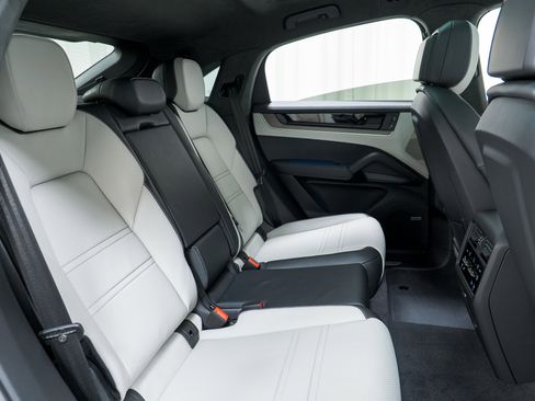 New 2026 Porsche Cayenne Turbo image 30