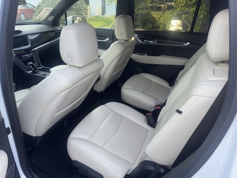 Used 2023 Cadillac XT6 Sport image 9