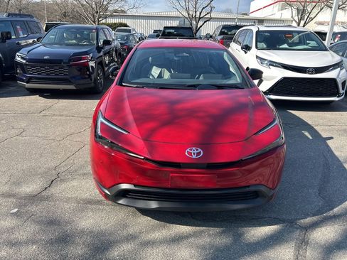 New 2026 Toyota Prius LE image 2