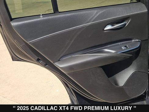 Used 2025 Cadillac XT4 Premium Luxury FWD image 18