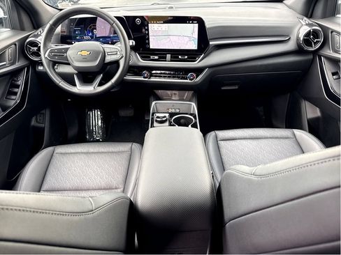 Used 2026 Chevrolet Equinox LT w/ Convenience Package II AWD/4WD image 13
